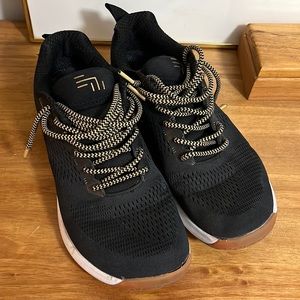 Strike MVMNT haze trainer